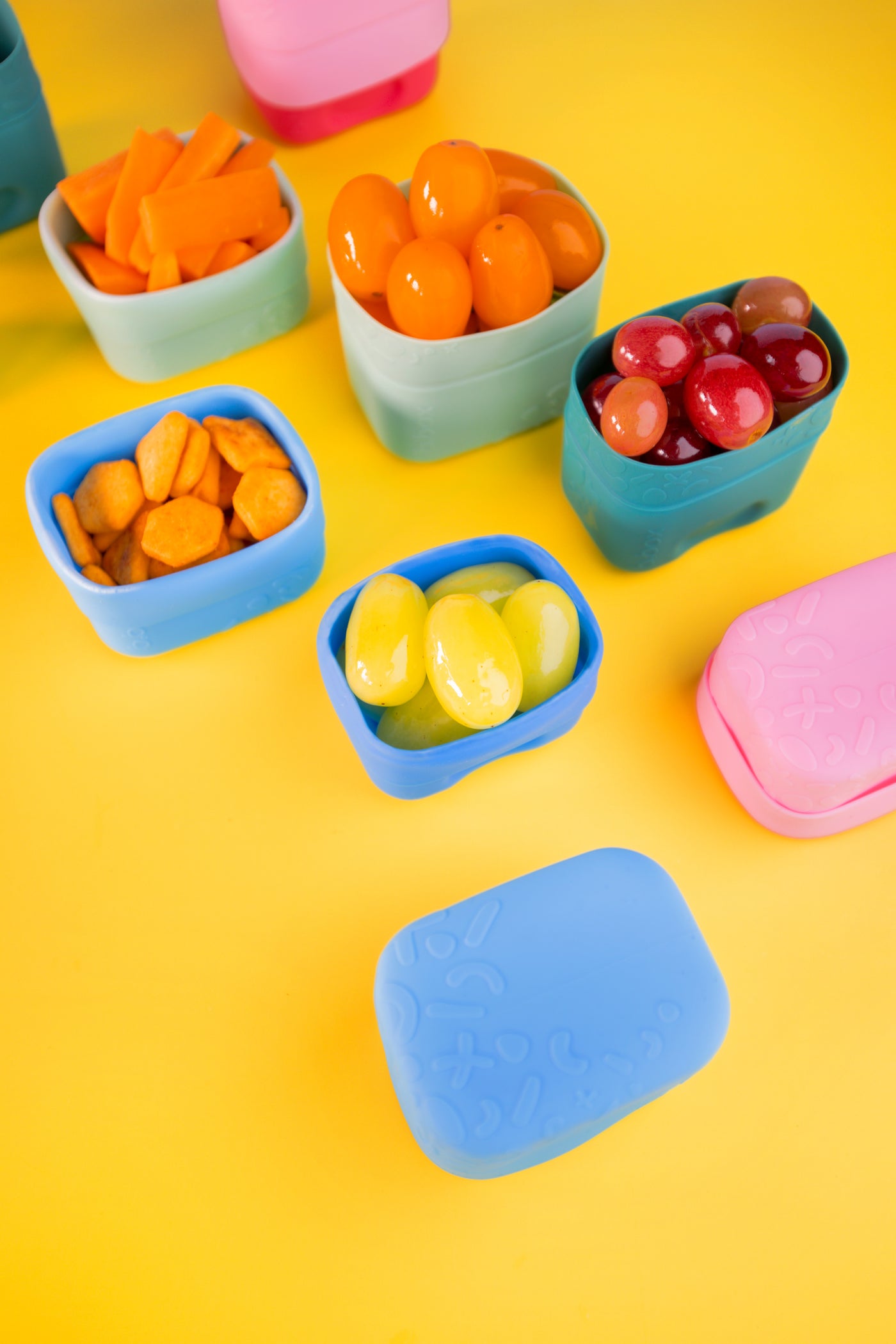 b.box Silicone Snack Cups (assorted colours)